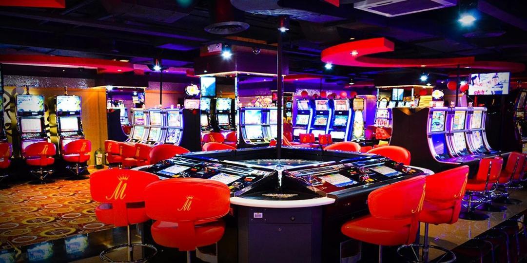 Networld Hotel Spa And Casino Pasay Bagian luar foto