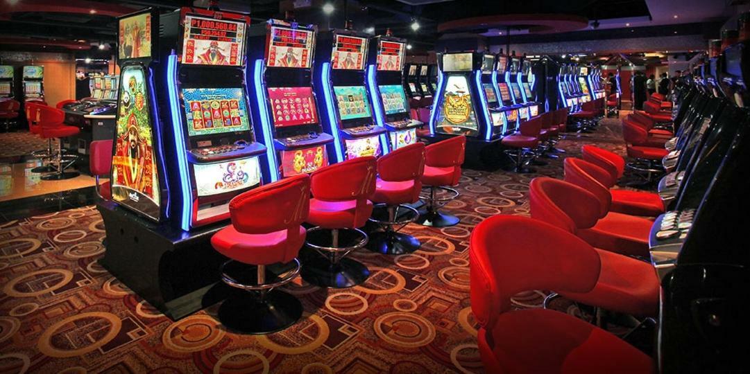 Networld Hotel Spa And Casino Pasay Bagian luar foto